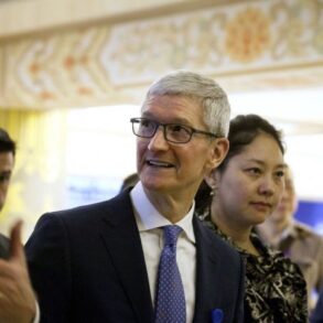 Tim cook apple privacy law facebook google gdpr