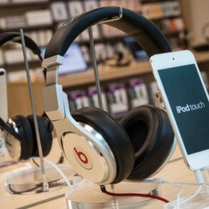 Beats bose iclarified dispute patent settle headphones apple technology over noise canceling