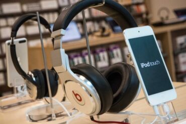 Beats bose iclarified dispute patent settle headphones apple technology over noise canceling