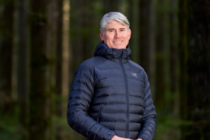 Away ceo stuart haselden stepping down jen rubio