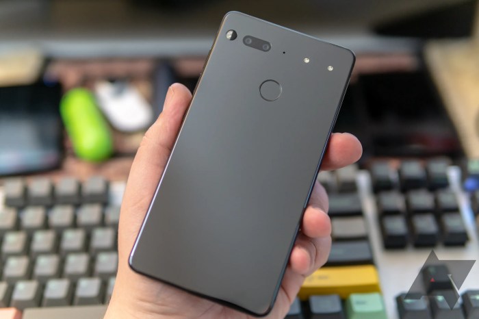 Essential phone osom company shutting down