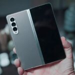 Can you remove the built in screen protector on the galaxy z flip 4 or z fold 4