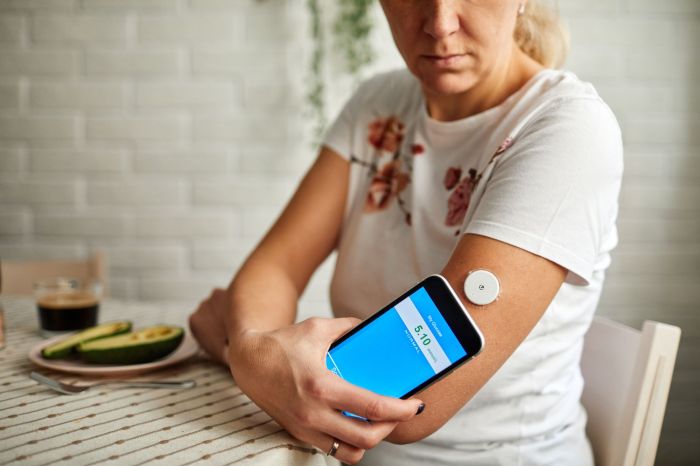 Abbotts blood sugar sensor for people without diabetes now available for sale