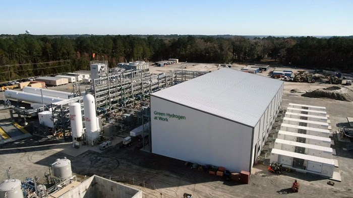 Cells hydrogen fuel amazon plug taps provide power Amazon fulfillment center warehouse hydrogen fuel plug