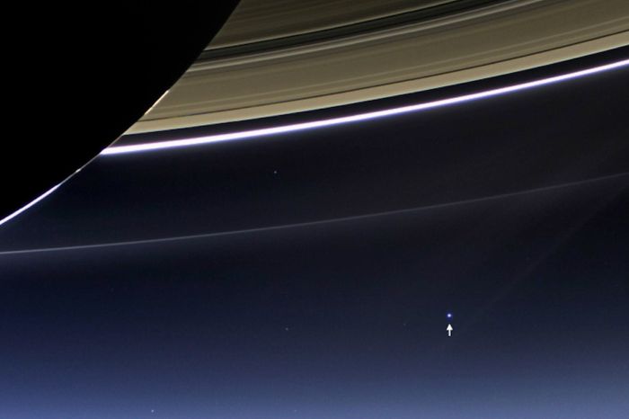 Iss space tourist captures breathtaking time lapse of an orbit around earth