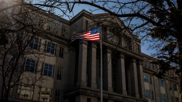 White house expands ban list of chinese companies