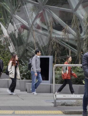 Amazon job cut seattle hq global operations