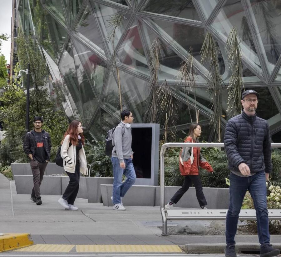 Amazon job cut seattle hq global operations