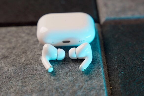 Report apple gearing up to launch two new airpods 4 models this fall