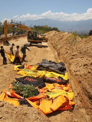 Deadly indonesian tsunami underwater landslide not earthquake