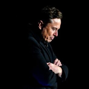 Tesla quarterly deliveries end rush elon musk memo