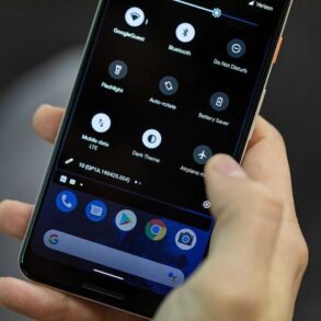 Android might let you force dark mode in any app