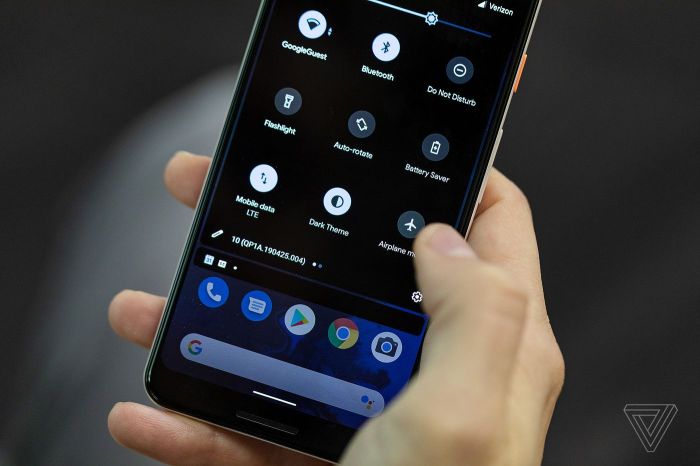 Android might let you force dark mode in any app