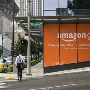 Amazon go store small format seattle launch