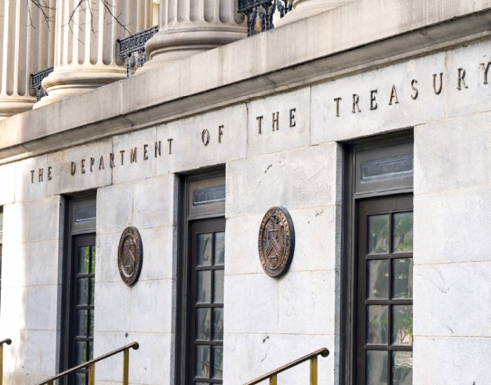 Capitol storming supporters building riot riots rotunda congresso insurrection protestors npr american capitolio response roam assalto damage negli lavori bloccando Trump administration cfius tencent investigation letter epic riot