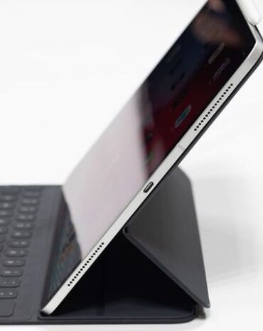 Apple usb c ipad pro strategy iphone macbook port dongle