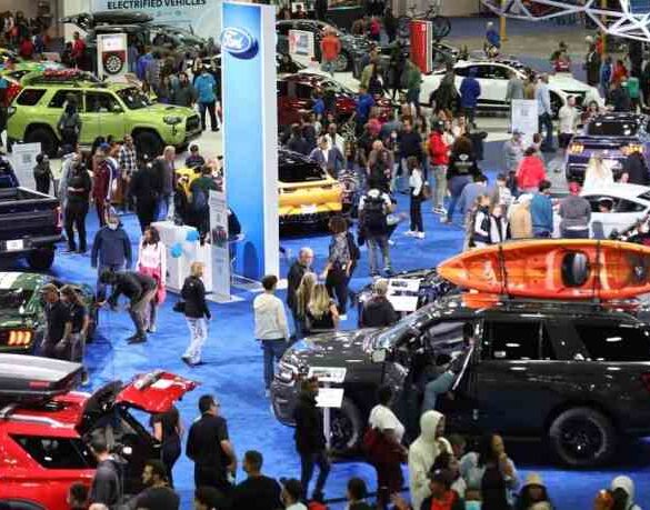 Chrysler 300 performance teaser detroit auto show