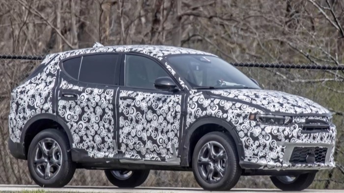 Dodge hornet phev suv spy shots