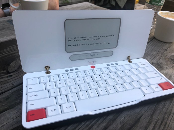 Freewrite traveler typewriter distraction free indiegogo kickstarter
