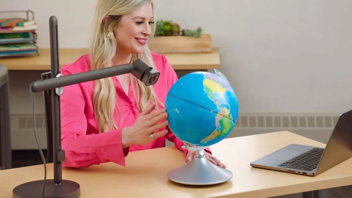 Logitech reach articulating webcam streamcam remote work livestreaming