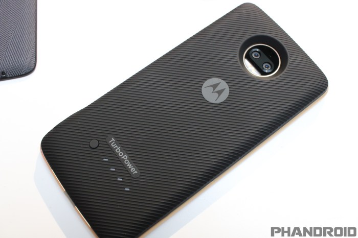 Moto z2 force vs samsung galaxy s8