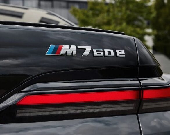 Bmw m760e plug in hybrid 7 series debut