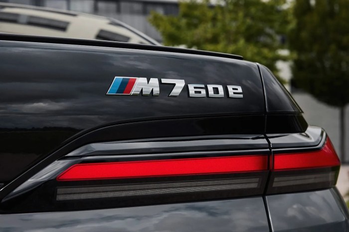 Bmw m760e plug in hybrid 7 series debut