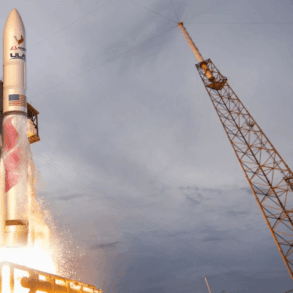 Watch amazons first project kuiper internet satellites launch maybe