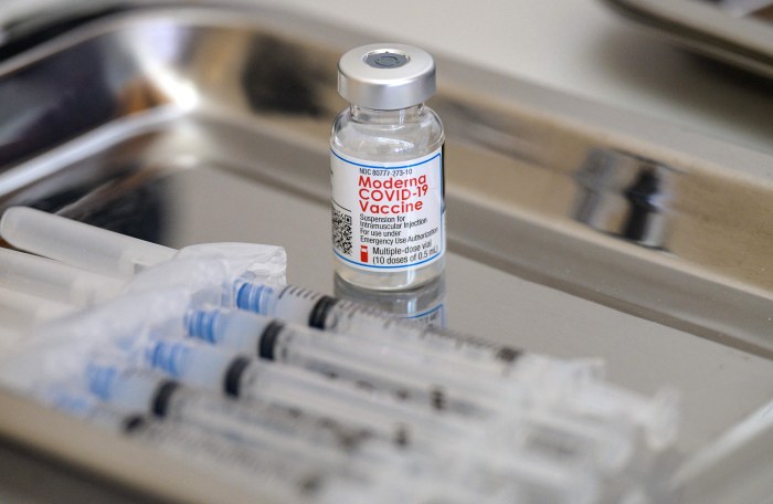Pfizer and moderna vaccines 80 effective at preventing covid 19 after one shot cdc says