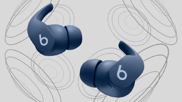 Apple macbook pro m4 beats studio buds plus airtags deal sale