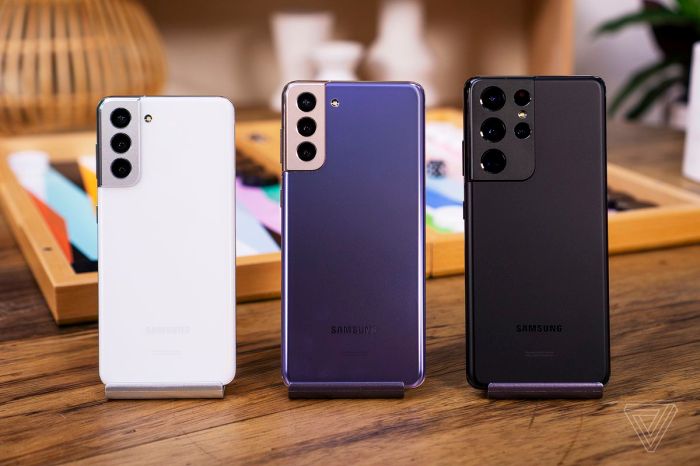 Android 13 samsung galaxy z fold 4 watch 5 tiktok instagram competition vergecast podcast