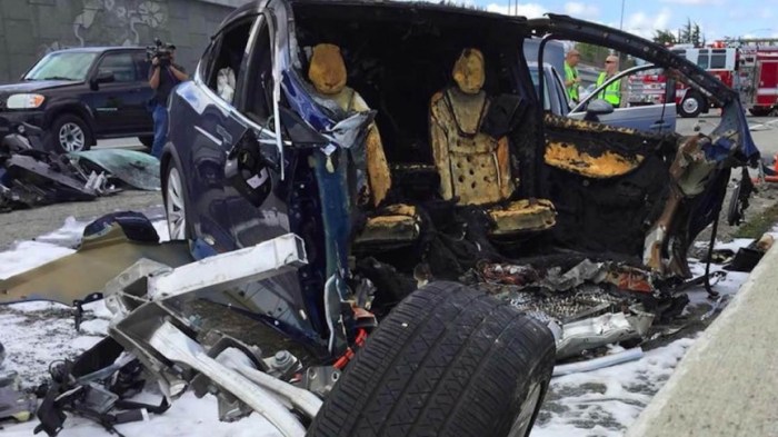 Tesla walter huang crash lawsuit court autopilot