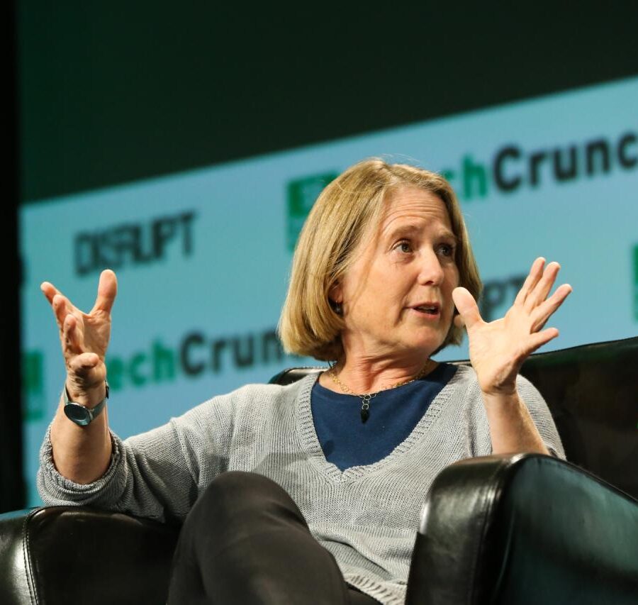 Google cloud vmware diane greene hire