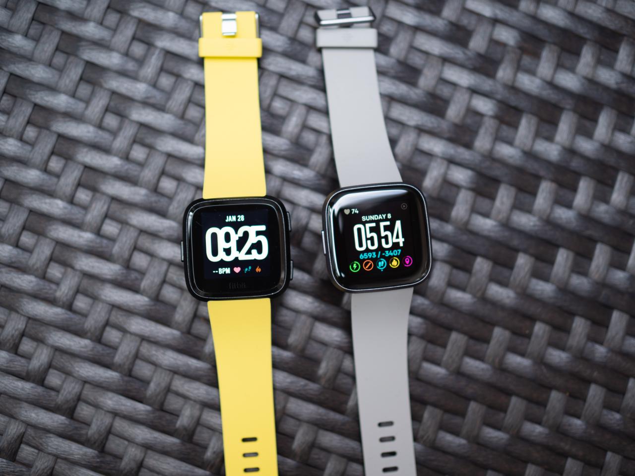 Samsung galaxy watch active 2 vs fitbit versa 2