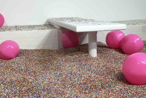 Instagram museum pop up color factory museum ice cream lay offs