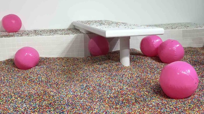 Instagram museum pop up color factory museum ice cream lay offs
