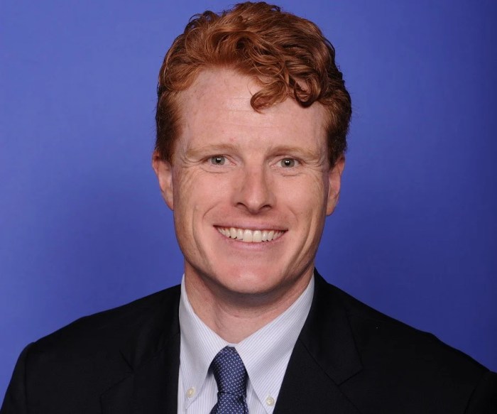 Ed markey stans fandom politics massachusetts primary joe kennedy