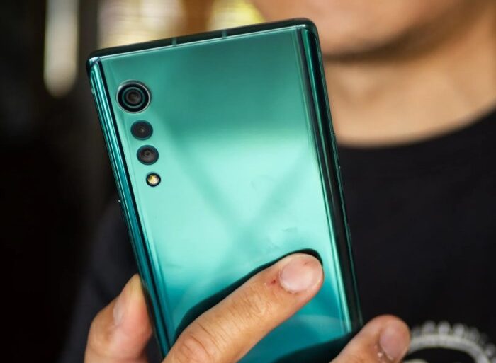 Lg considers sellling its smartphone business vietnamese conglomerate