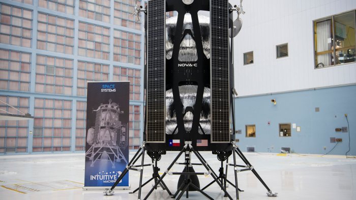 Spacex intuitive machines odysseus novac lunar lander moon mission