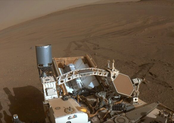 Nasa images confirm chinas mars rover hasnt budged in months