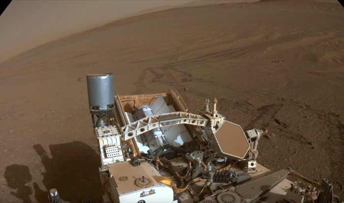 Nasa images confirm chinas mars rover hasnt budged in months