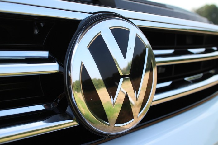 Emissions diesel vw scandal cheating devices defeat jeep owners compass audi porsche posted volkswagen tigershark problems how twice caught uconnect Volkswagen dieselgate update 18 billion dollars