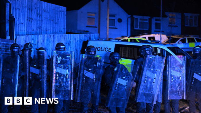Cardiff riots: Riots break out in Cardiff after teenage boys die in ... Twitter riot predict faster than police cardiff