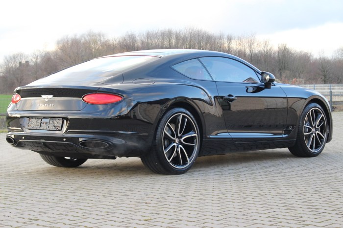 Bentley continental gt mulliner w12 debut
