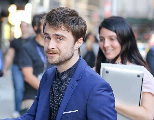 Swiss army man interview directors daniel radcliffe