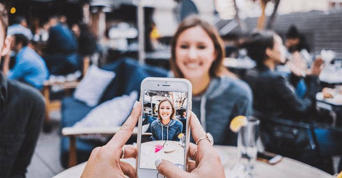 Cards snapchat introduces Snapchat context cards reviews reservations maps