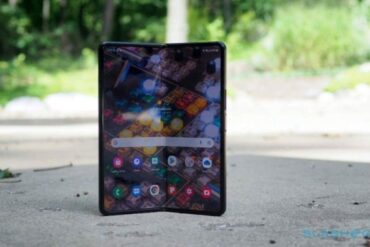 Samsung ads stock apps weather pay health