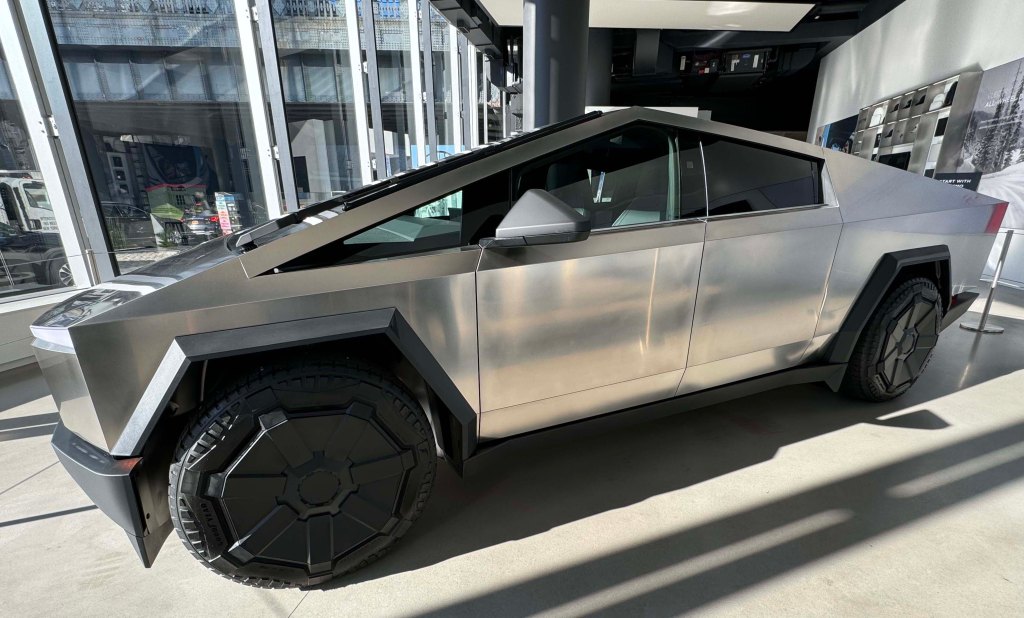 Is teslas cybertruck a truck or boat elon musk claims both