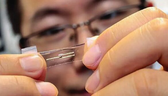 Wearable electronic skin nanomesh health monitoring