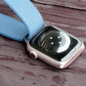 Apple new eighth generation ipad watch series 6 se available now order